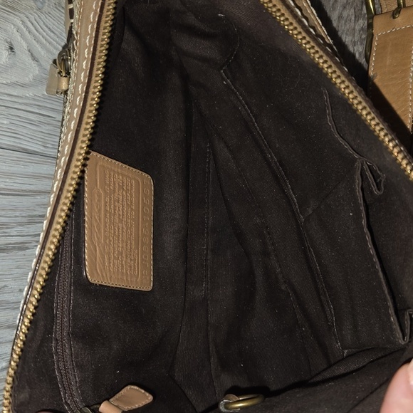 COACH near-vintage convertible east/west duffle made from khaki signature canvas - Picture 16 of 17